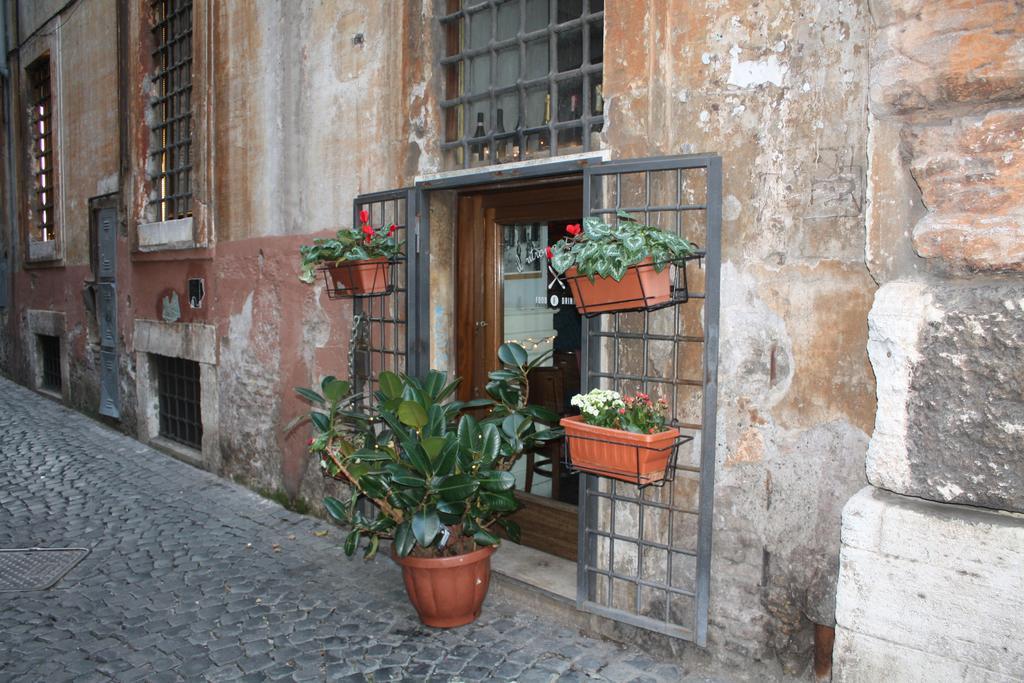 Navona Secret * Rome